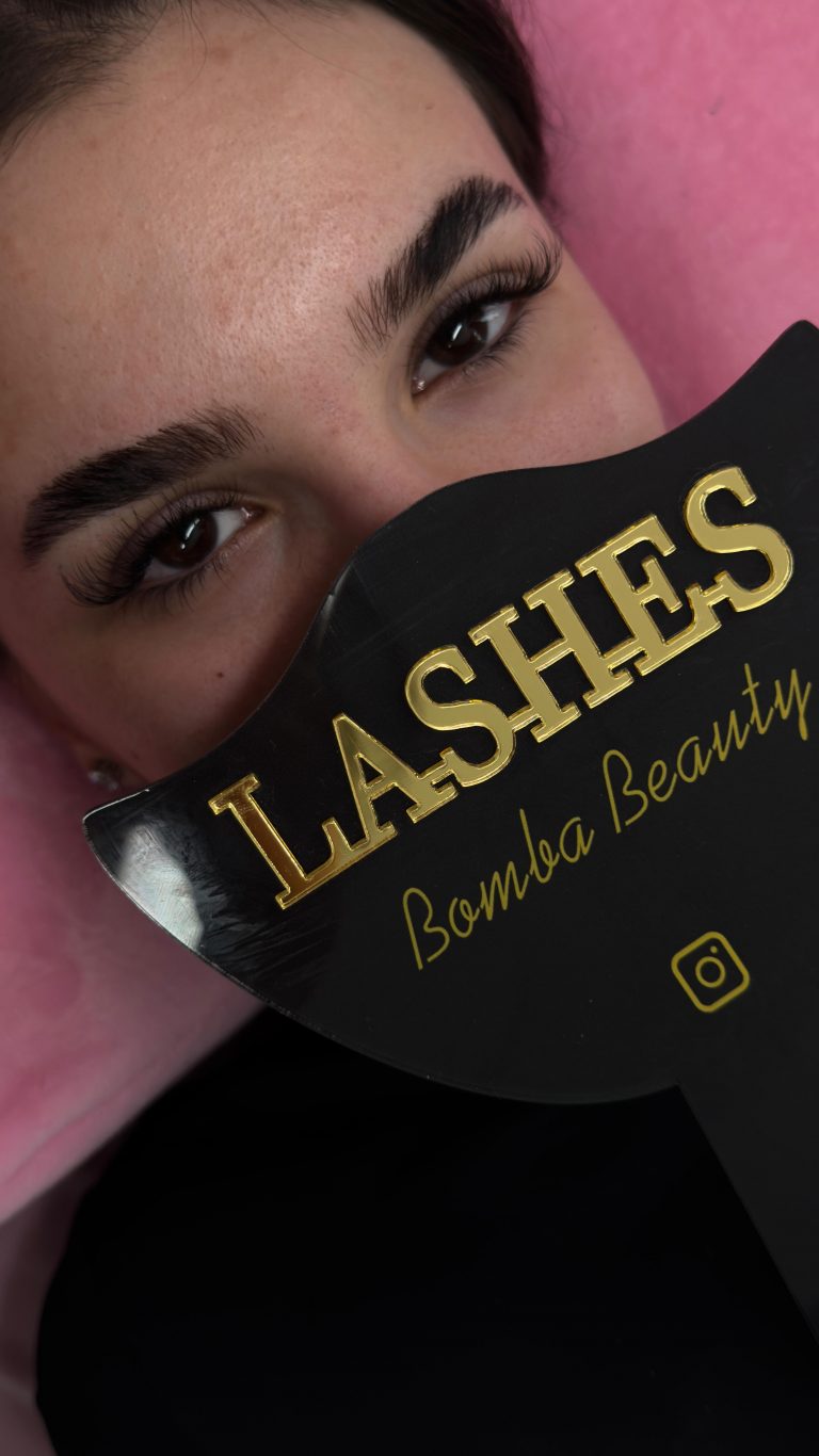 Instagram post from bombabeauty.brows. This post is in position 4.